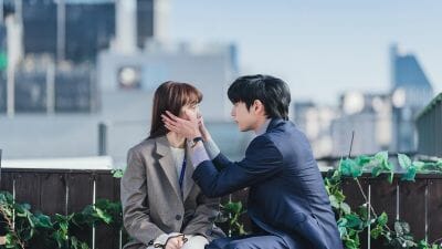 Sinopsis Shooting Stars episode 15, Gong Tae Sung Membuat Oh Han Byul Bingung di Kantor