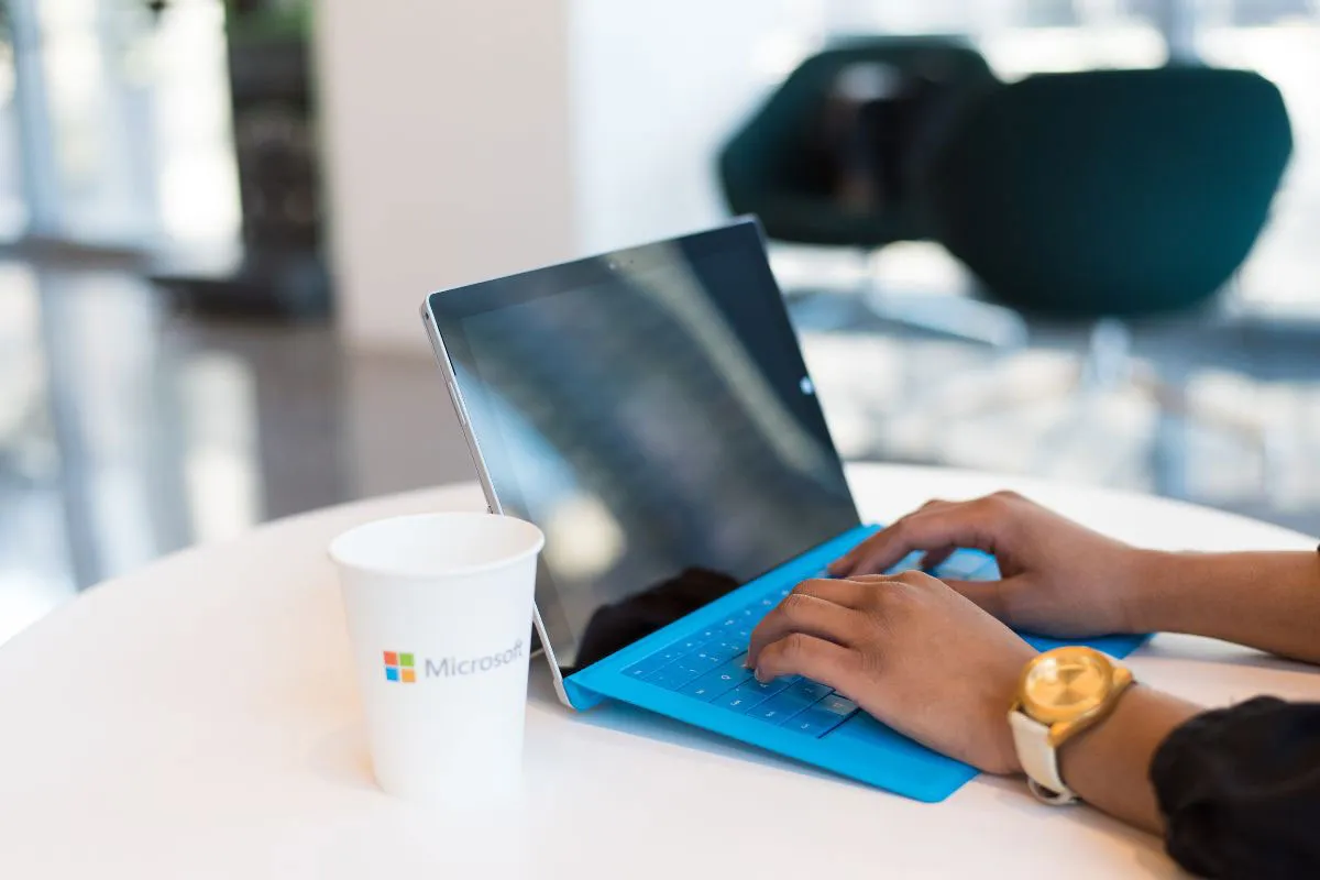 cara membuat dokumen menarik di MS Word